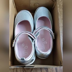 Stride Rite Silver Mary Jane Flat/  Sneaker Shoes